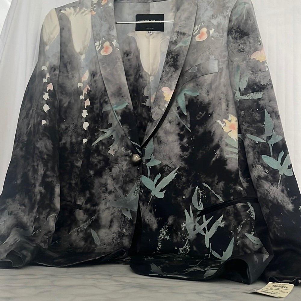 New Giorgio Armani silk blazer sz 44.  Looks like a painting!!!